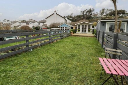 THE QUARTERDECK, pet friendly, with a garden in Trearddur Bay