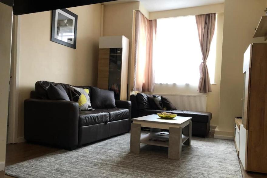 Entire Flat. Very Comfortable. 1 Bedroom London