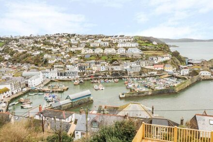 PINK HOUSE, pet friendly, country holiday cottage in Mevagissey