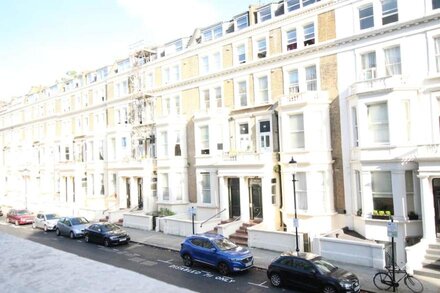 WONDERFUL APARTMENT IN EARLS COURT