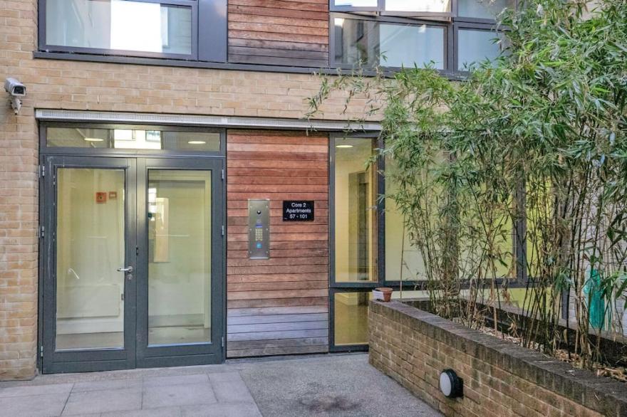 Hip Shoreditch 2BR in Secure Gated Development, by Blueground