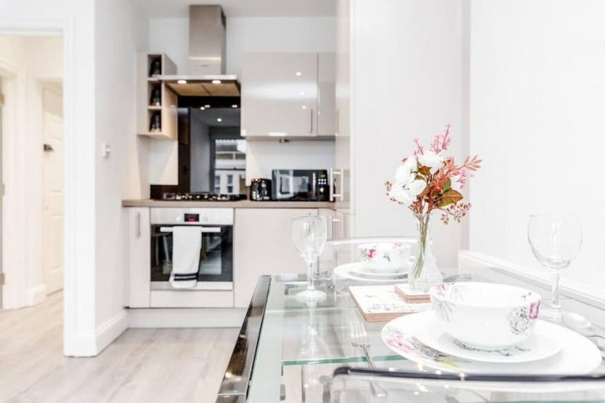 Flat 5 · Stunning 2-Bed Notting Hill Portobello Apartment