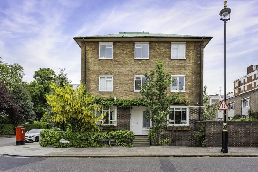 Luxury Spacious Beautiful Town House In The Heart Of London