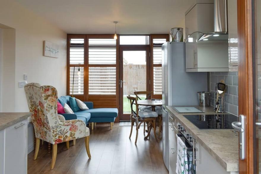 2 bedroom accommodation in Lower Drayton, near Penkridge