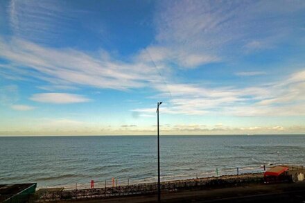 Apartment next to beach and Sea views!