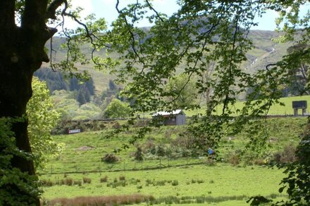 Cottage in Beddgelert with Private Patio And Parking