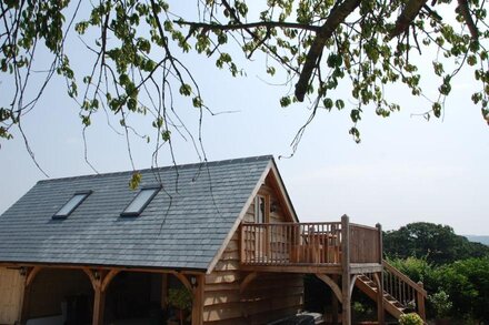 Idyllic Self Catering Retreat In The Lush Somerset Countryside (near Taunton)