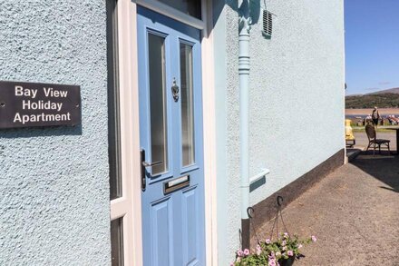 BAY VIEW APARTMENT, pet friendly in Porthmadog