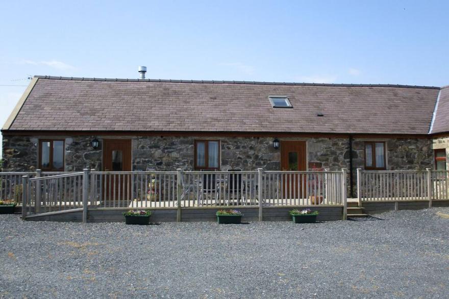 Delfryn at Hendre Barns: Level Access Barn, Stunning Views, 10 Mins From Beaches