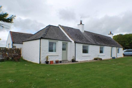 Cottage with stunning views over Kirkcudbright Bay, a short walk from the beach.