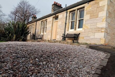 Self catering Cottage, conservatory,  garden. Woodland.