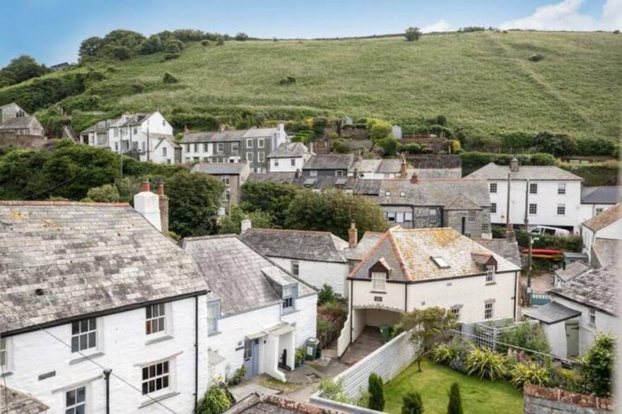 Just reduced for Feb half term stunning cottage P. Isaac sleeps 8 & dog friendly