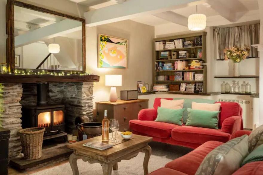 Just reduced for Feb half term stunning cottage P. Isaac sleeps 8 & dog friendly