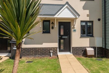 Shearwaters - Two Bedroom House, Sleeps 4