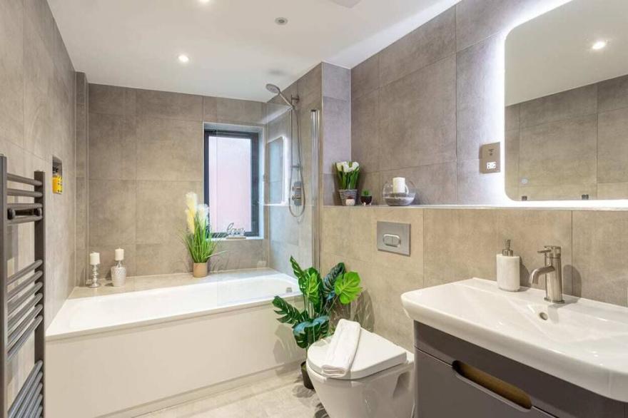 Stunning 2 Bed Modern Apartment in central York