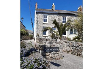 Beautiful cottage 1/2 mile from Mousehole