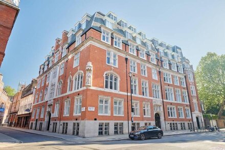 Sonder The Arts Council | Extended Stay 1BR Apartment near Westminster Cathedral