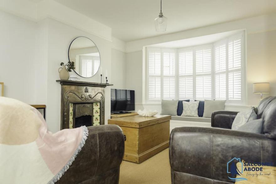 A fabulous 3 bed luxury holiday home in ever popular Coronation Road