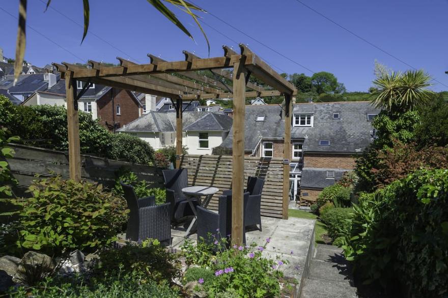 A fabulous 3 bed luxury holiday home in ever popular Coronation Road