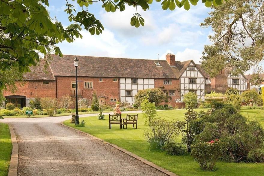 5* Gold Cottage Near Ludlow - Oak Barn