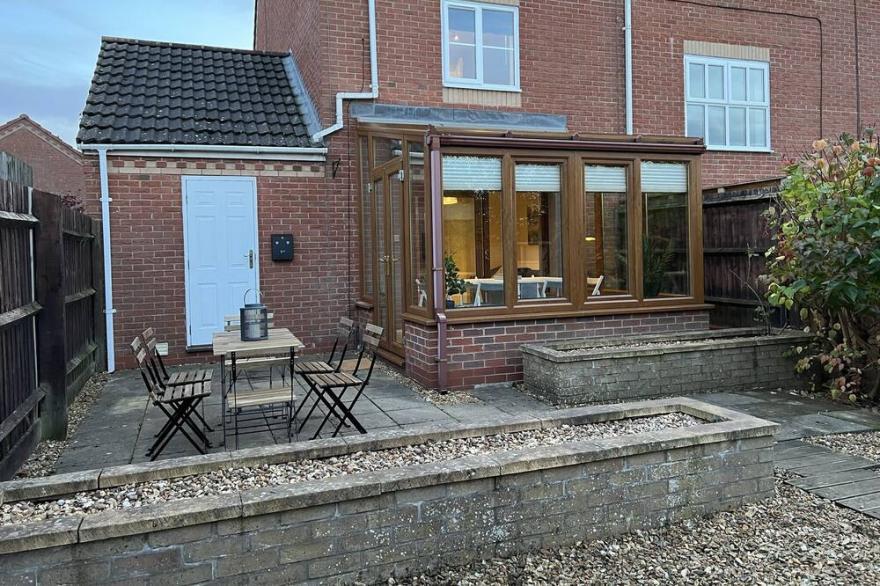 9 Churchward Spacious Townhouse