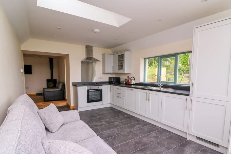 BWTHYN EISTEDDFA FACH, pet friendly in Newport, Pembrokeshire