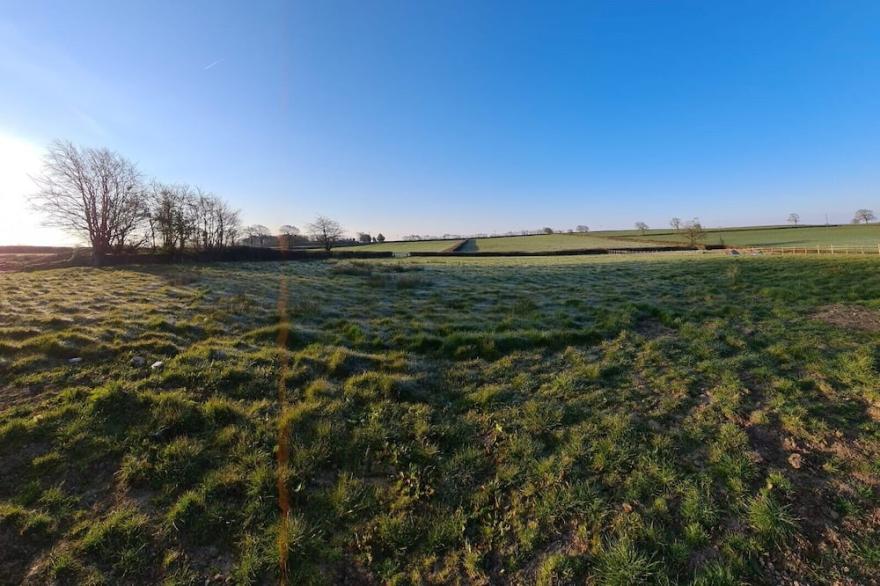 Two Moors Way Cottages Luxury With Hot Tub - The Old Hayloft