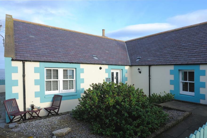 Crooked Hythe Cottage -  Charming  Seafront Traditional Fisherman's Cottage