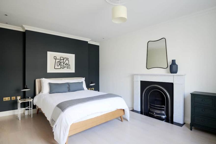Sonder Kensington Town House | 2BR Apartment