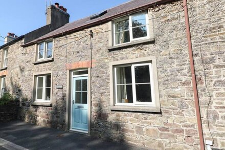 OYSTERBANK COTTAGE, family friendly in Llangwm, Pembrokeshire