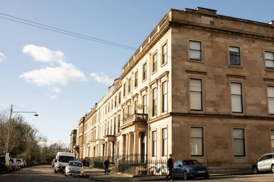 Luxury Mews Cottage In Park District, Glasgow