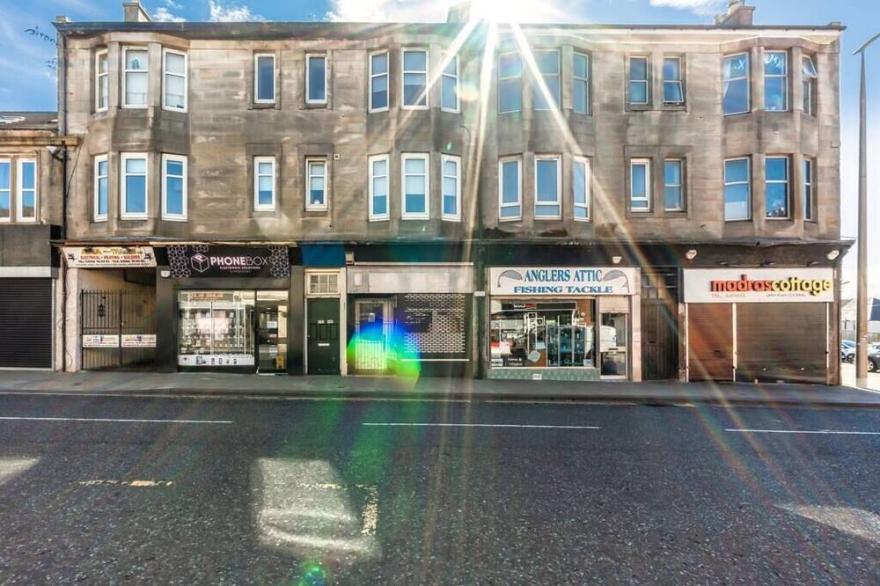 Spacious 3 bed apartment in Wishaw