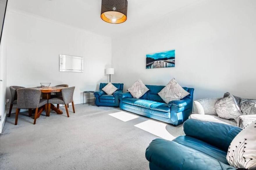 Spacious 3 bed apartment in Wishaw