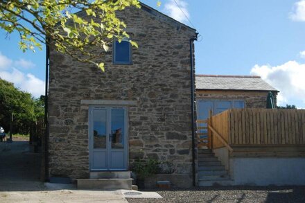 The Corn Barn near Port Isaac - secluded private paddock