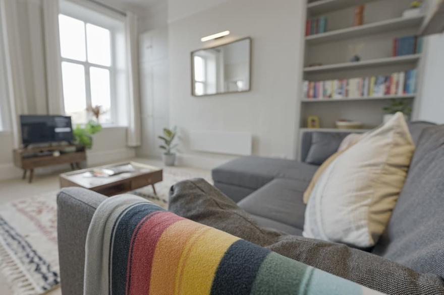 Burlington Mansions - Stunning Coastal Apartment