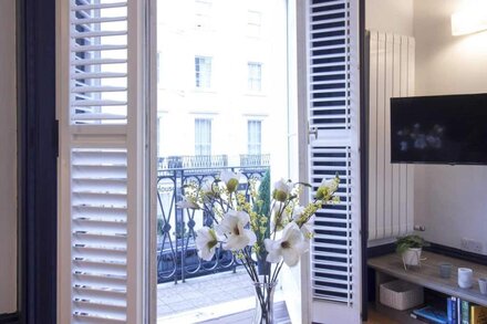 S5 - Cute Apartment with Balcony by Oxford Street