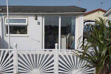 The Sun Trap Chalet @ Bridlington's Bed & Bowl Beach Breaks