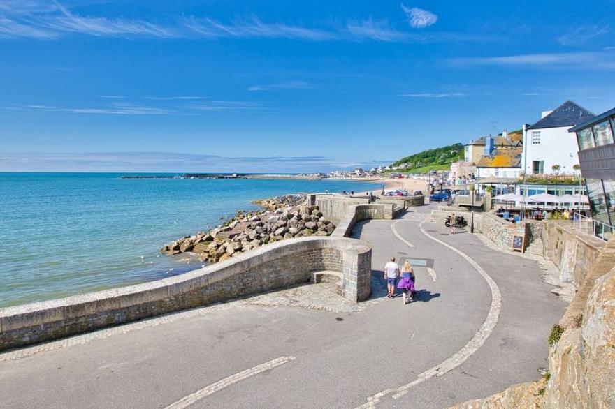 Pass The Keys | Stunning Holiday Home In Lyme Regis - Sleeps 8