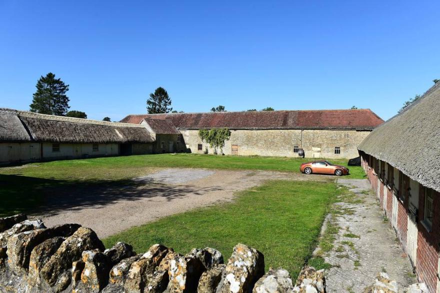 Stable House - Stable House Is A Stylish And Generous Ham Stone Property