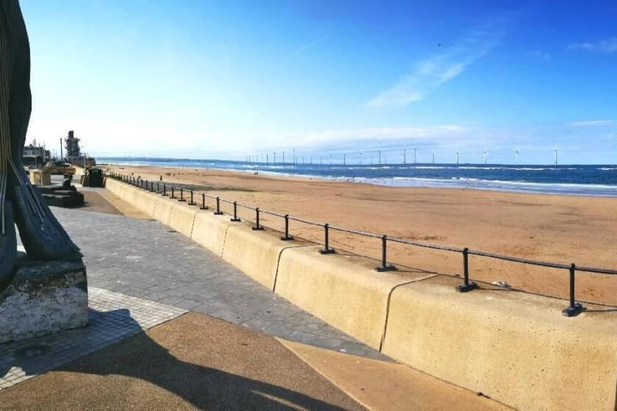 Holiday Apartment Redcar For 1 - 3 Persons - Row House
