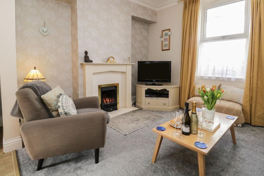 BANK HOUSE, Pet Friendly, With A Garden In Ingleton