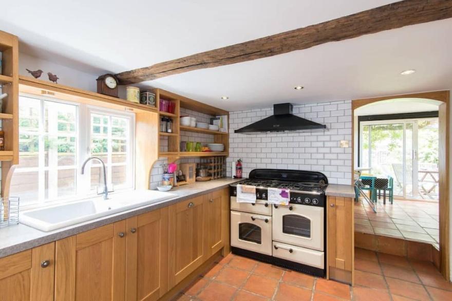 Charming 18C Thatched Cottage Newly Renovated