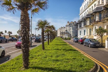 Lovely Folkestone Apartment Near Town Center And Sandgate Beach