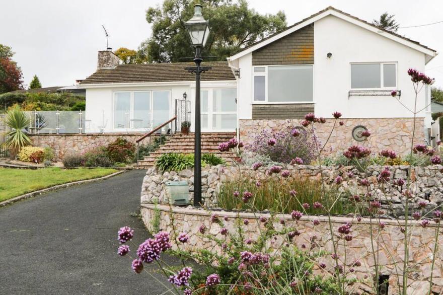 TIDEWAYS, Pet Friendly, Country Holiday Cottage In Starcross, Devon