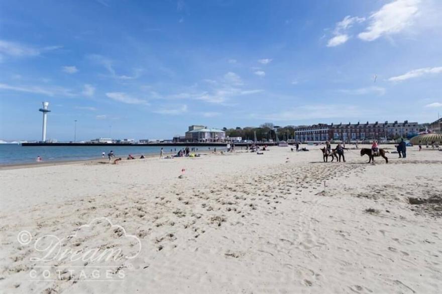 SANDCASTLES, Family Friendly, Country Holiday Cottage In Weymouth