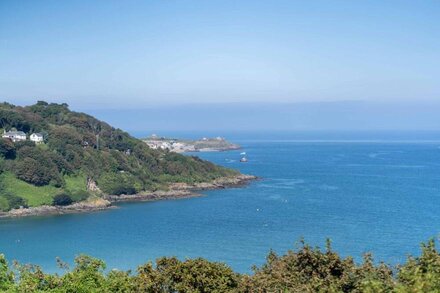 Shearwater – Sleeps 6 – Sea Views  - Parking