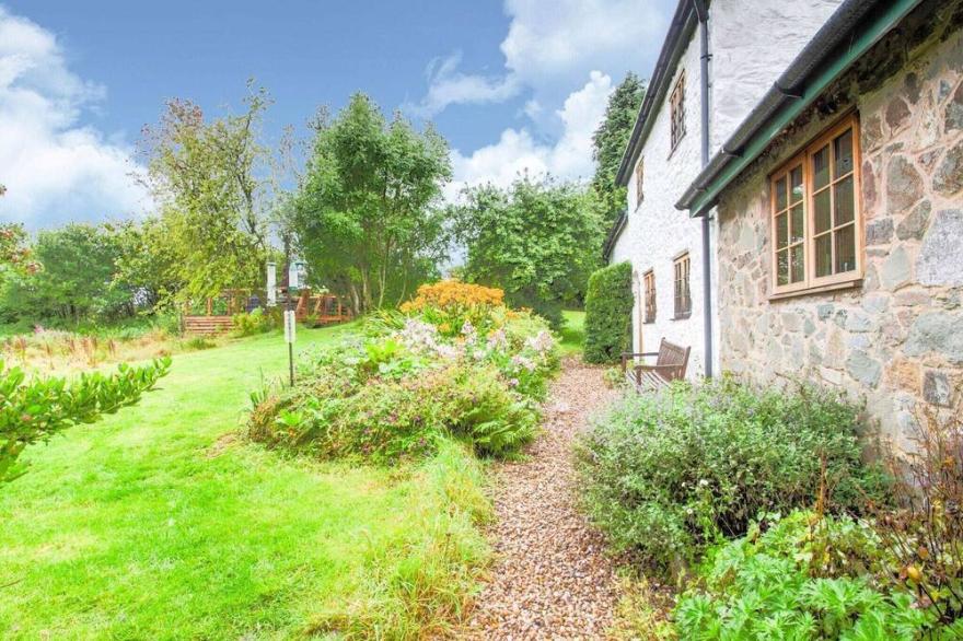 Vintage Holiday Home In Welshpool With Garden