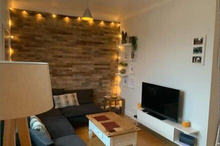 2 Bedroom Penthouse Apartment in Leafy City Centre