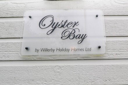 OYSTER BAY LODGE, pet friendly, with a garden in Dalbeattie