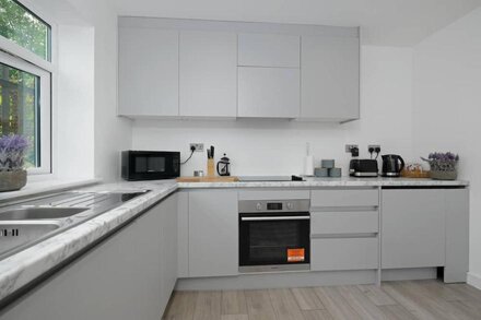 St Martins House Luxury Apartments Ruislip- Apt A